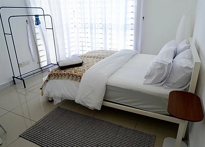 The Borneo Suite - Group Of 6 Guest