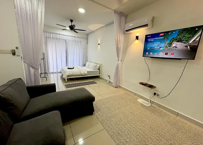 The Borneo Suite - Group Of 6 Guest